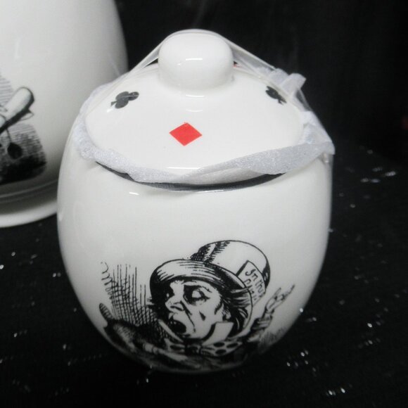 6pc. Alice in Wonderland Themed Tea Set - Picture 4 of 8